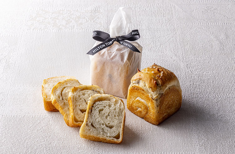 ワインに合わせたり贈り物にも最適なおしゃれ食パン「塩トリュフバター」